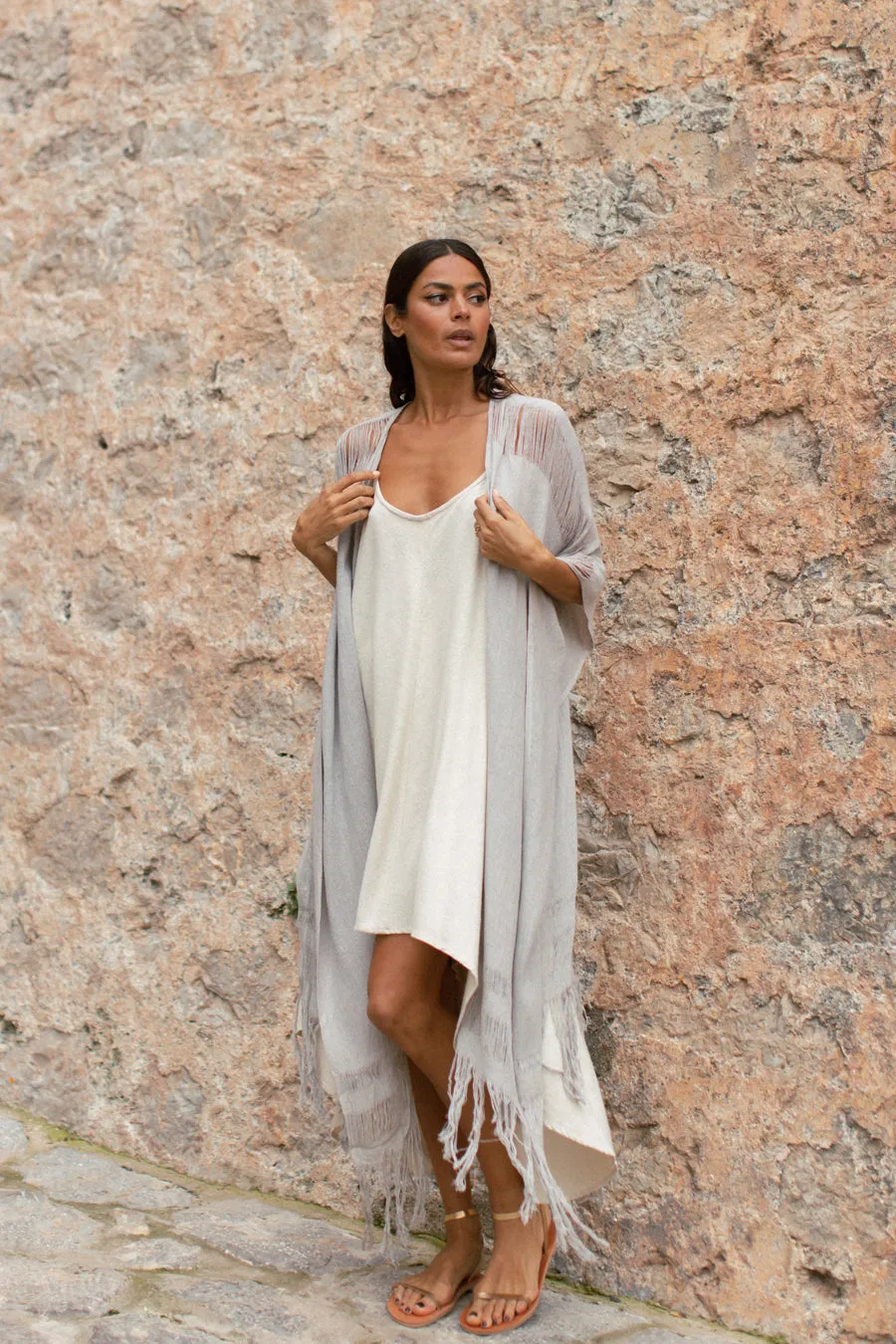 ACE OF WIND CAPE RAW SILK ASH