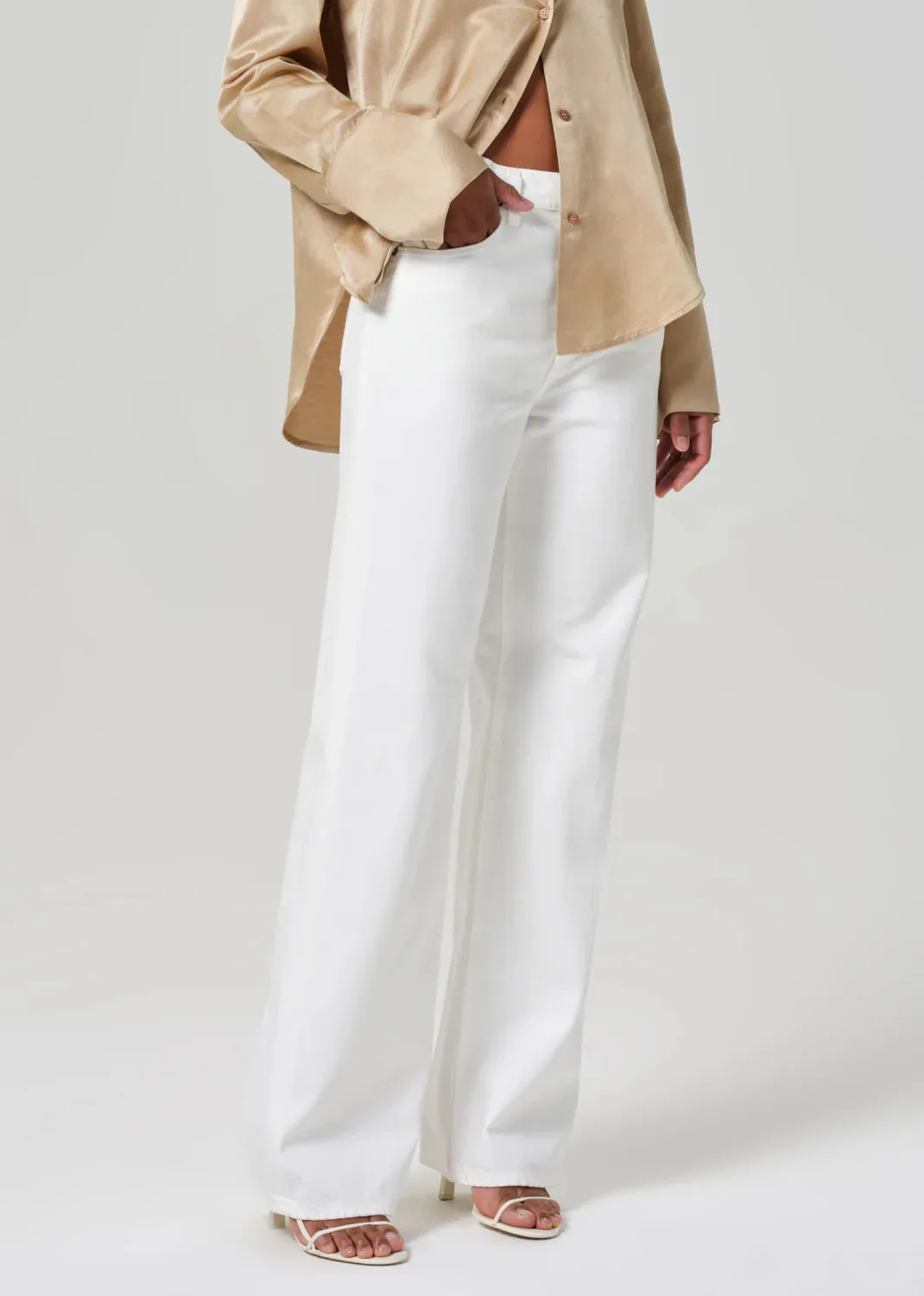 Annina 33 in soft White