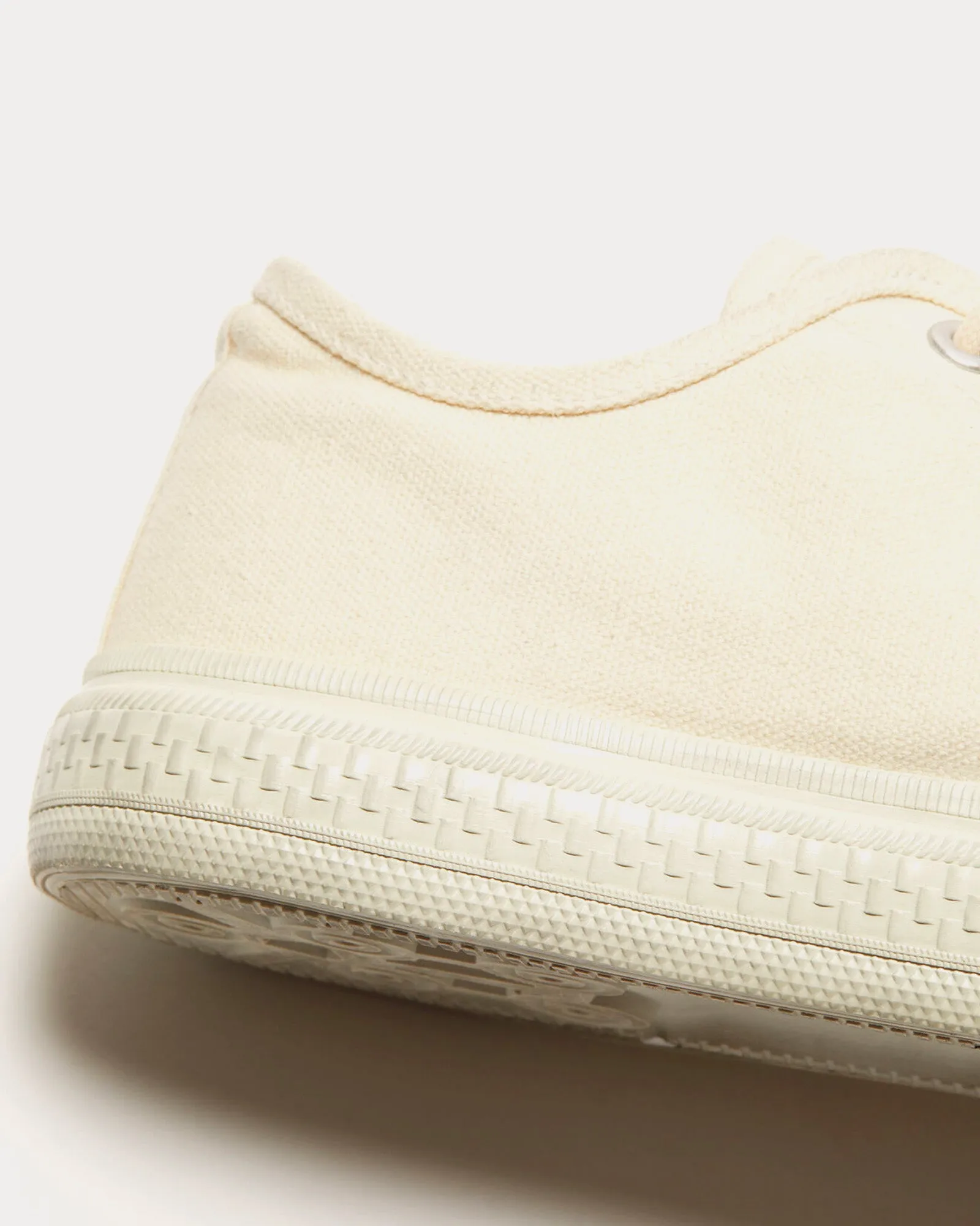 Ballow Soft Tumbled White / Off White Low Top Sneakers