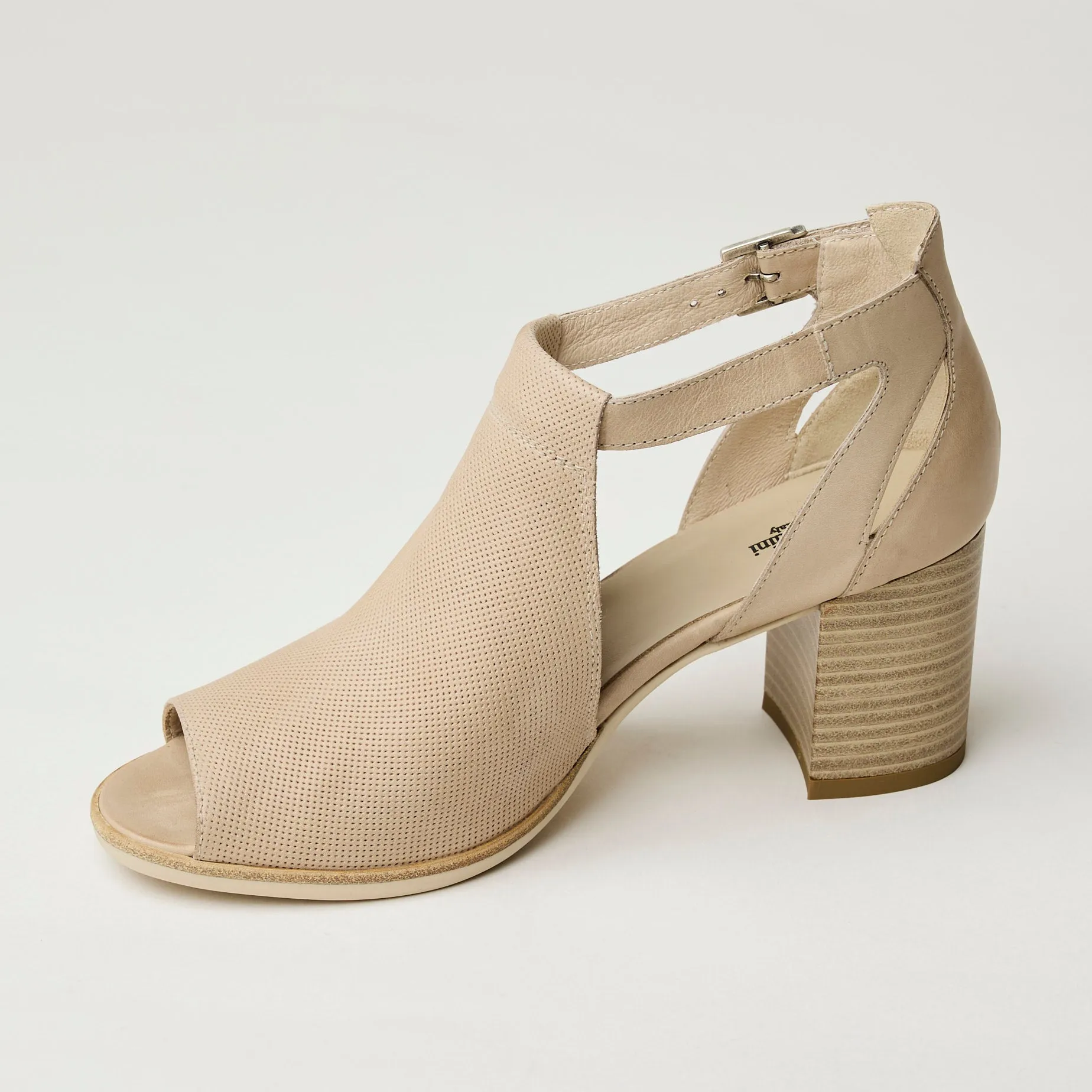 NeroGiardini Beige Leather Sandals