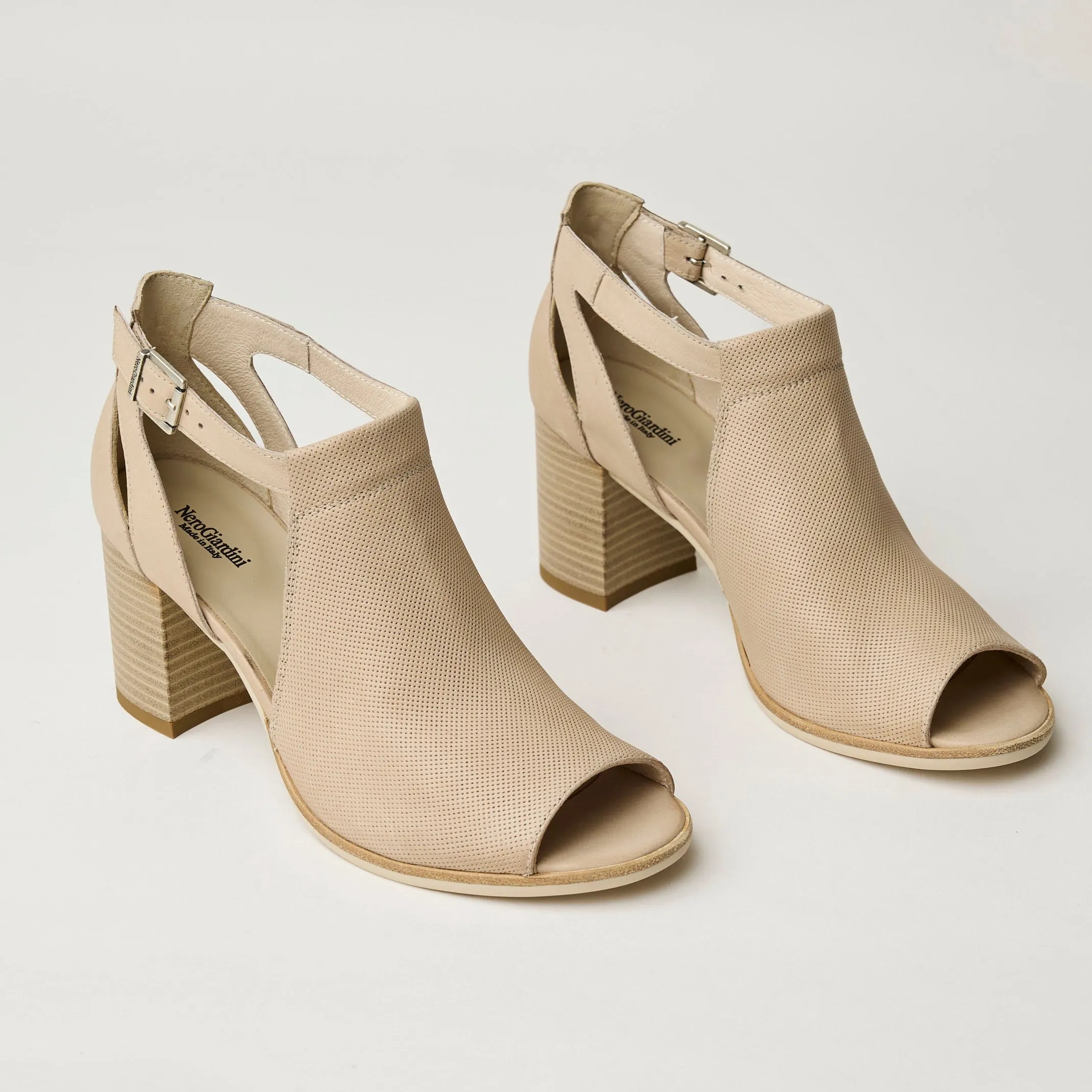 NeroGiardini Beige Leather Sandals