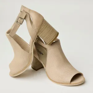 NeroGiardini Beige Leather Sandals