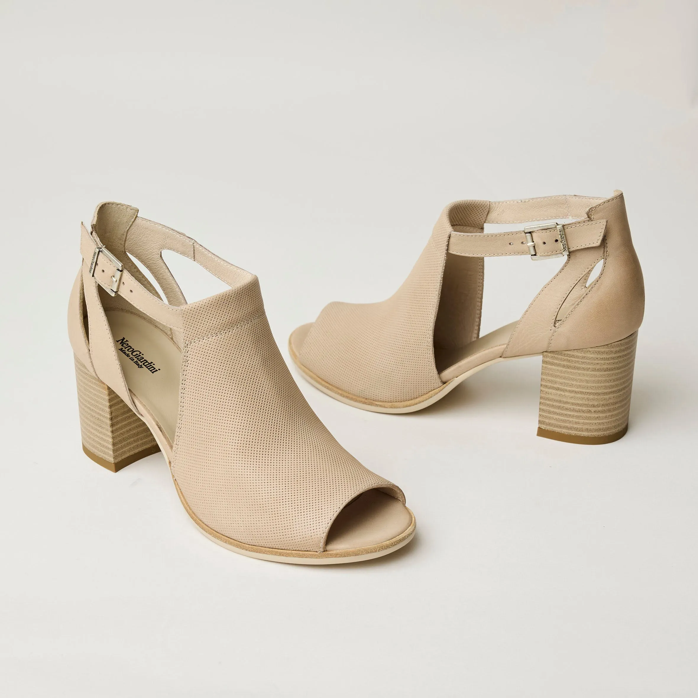 NeroGiardini Beige Leather Sandals