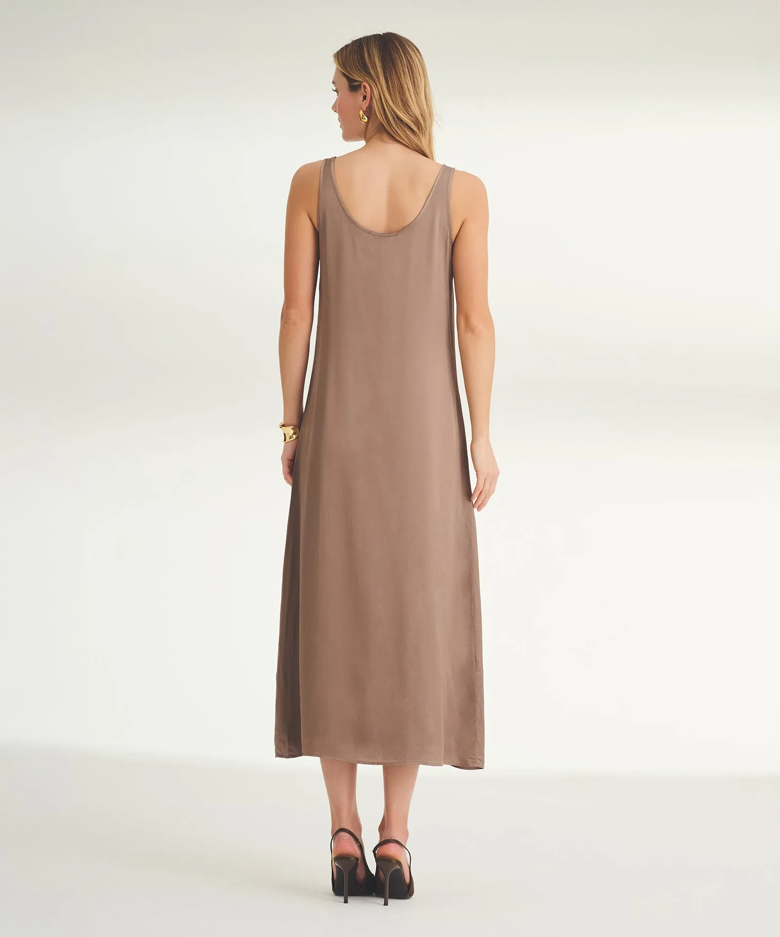 The Weightless Dress