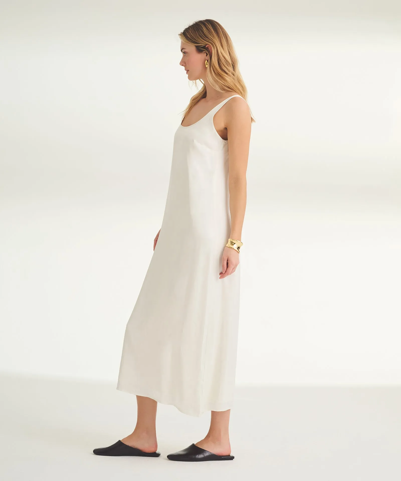 The Weightless Dress