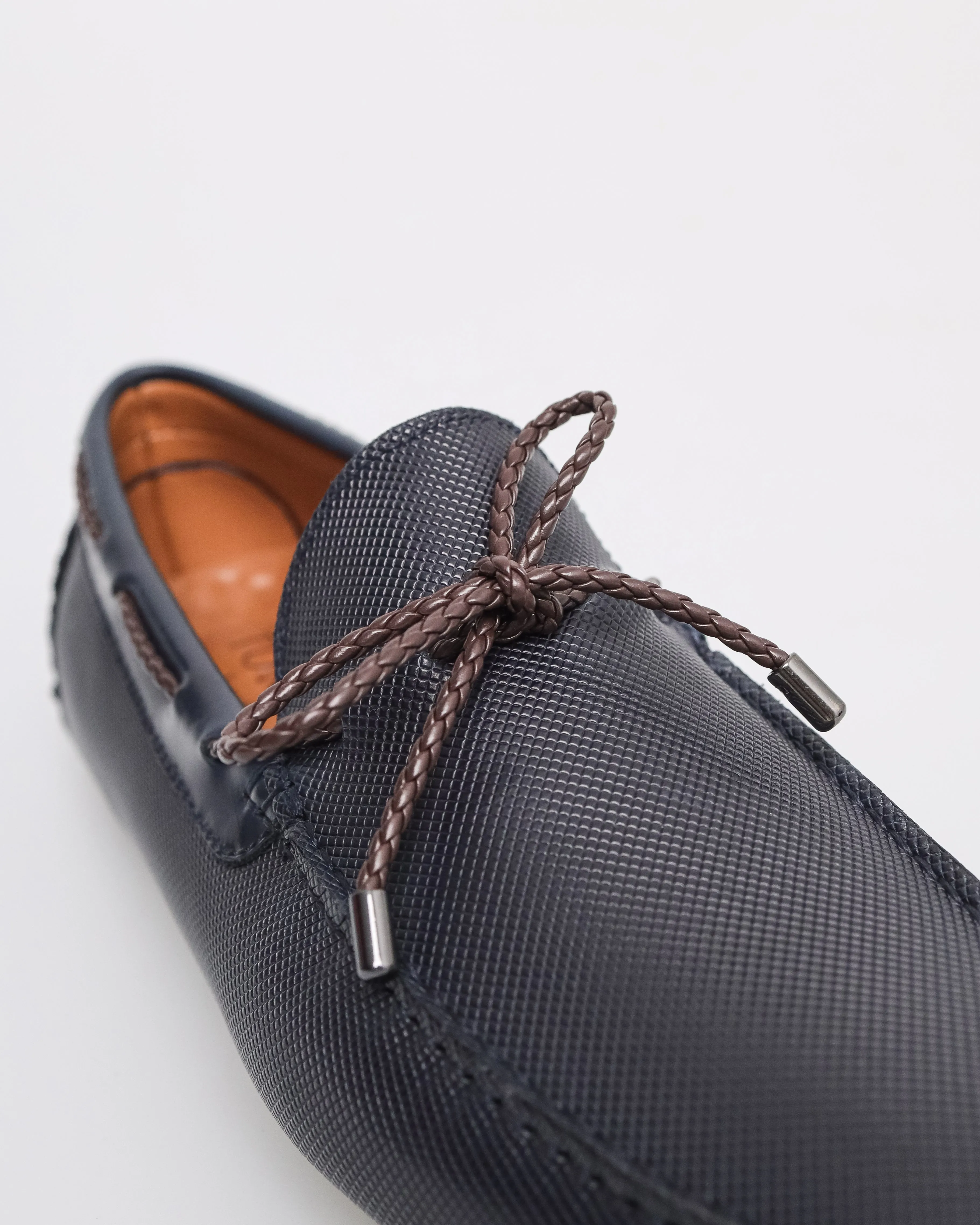 Tomaz C461 Men's Braided Bow Moccasins