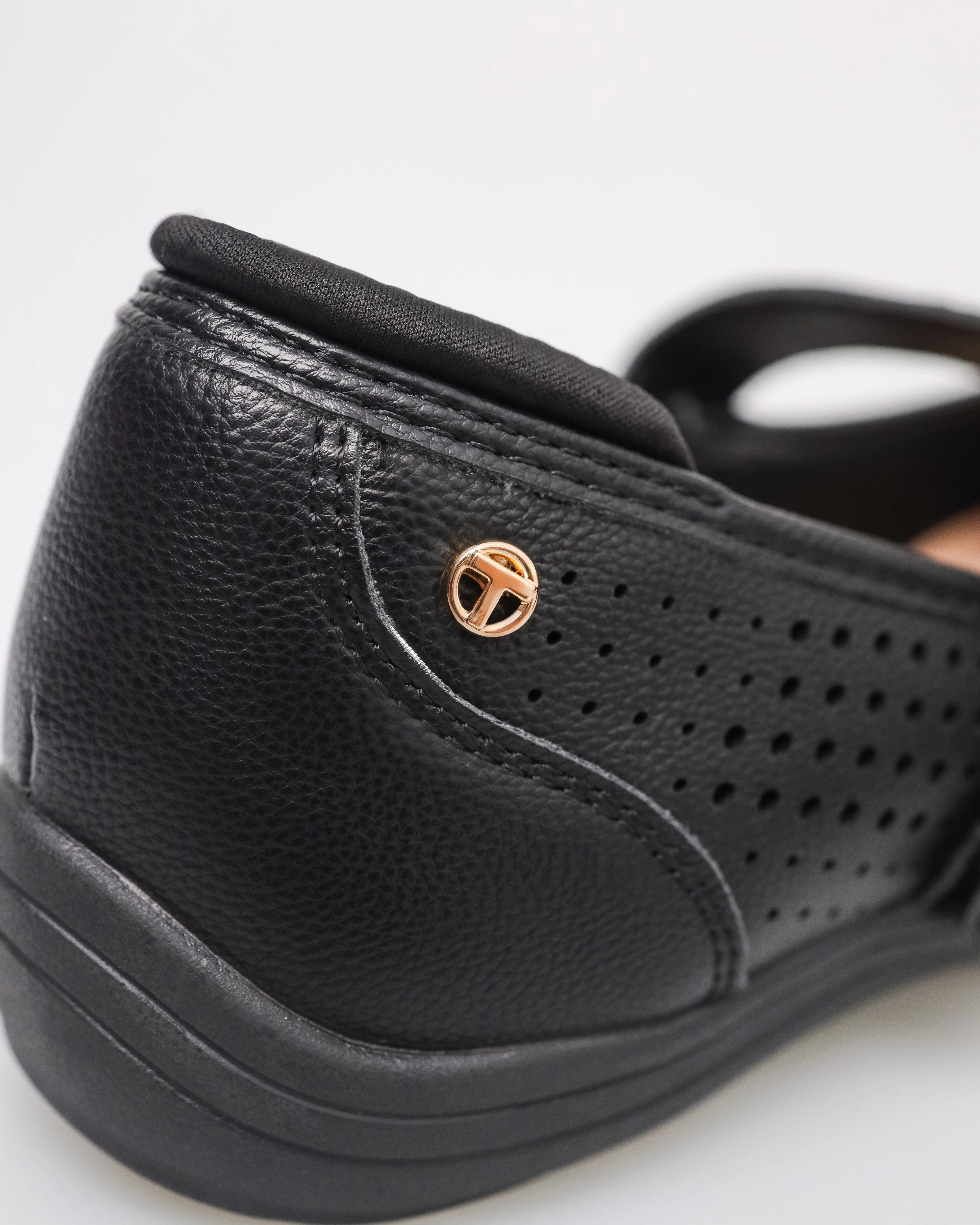 Tomaz NN427 Ladies Pointy Ballerina Flats