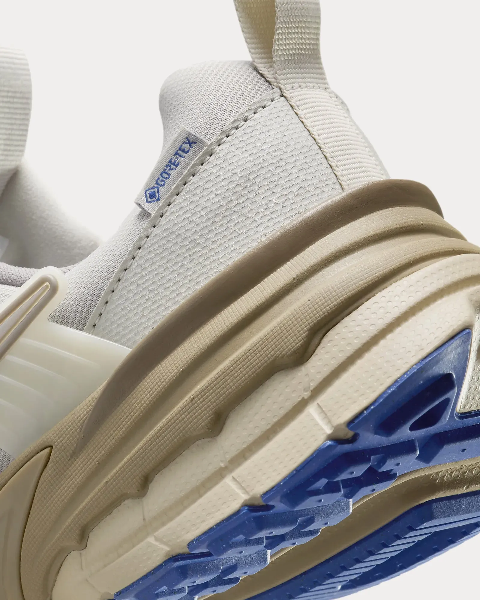 V2K Run Gore-Tex Light Iron Ore / Light Bone / Khaki / Light Iron Ore Low Top Sneakers